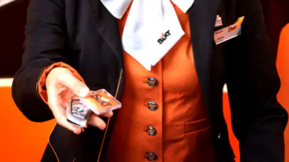 SIXT rent. share. ride. plus.